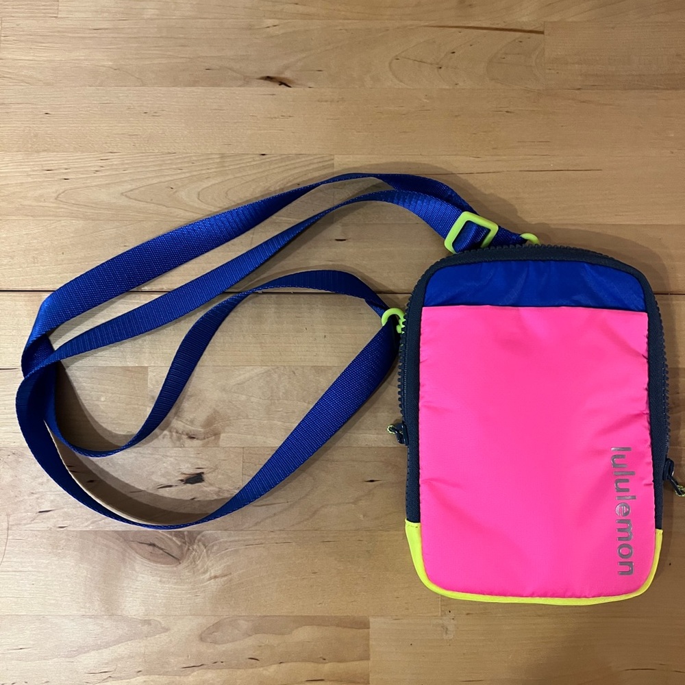 Lululemon Crossbody Pouch